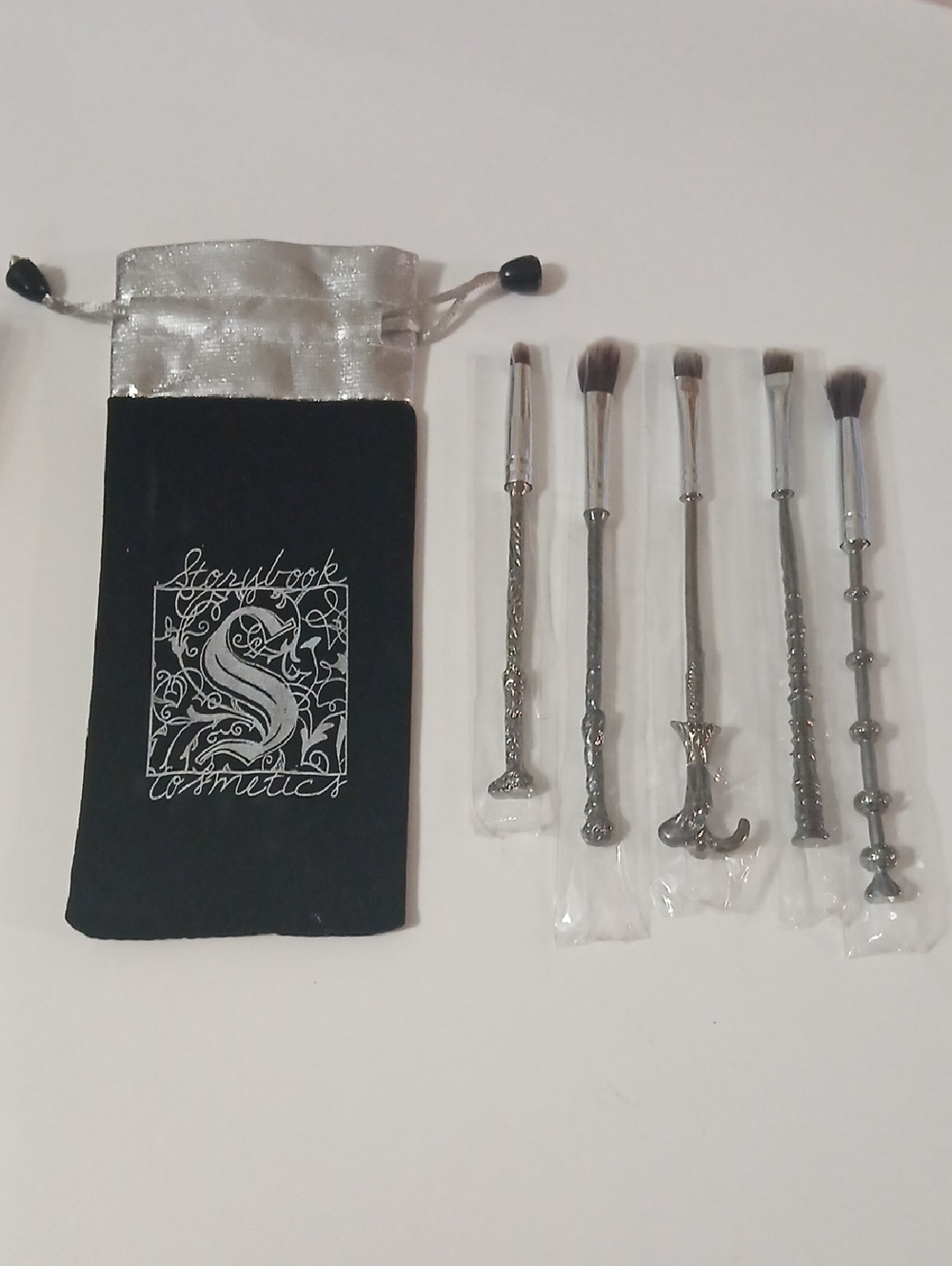Storybook Cosmetics Metallic 5 Wand Brush Set - Harry Potter Limited Edition Set
